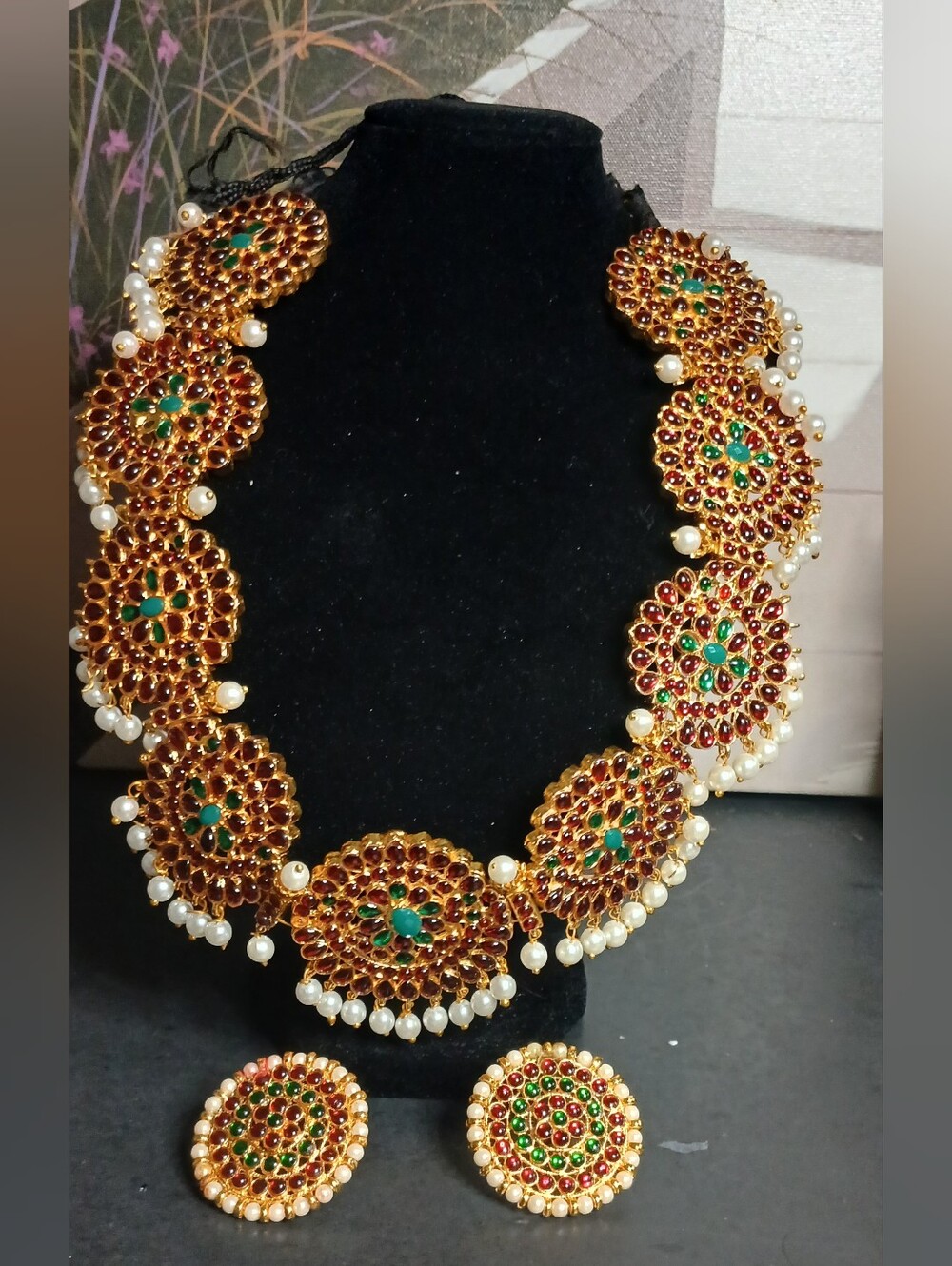 Traditional Gold-Tone Kundan Necklace Set with Green and Red Stones by